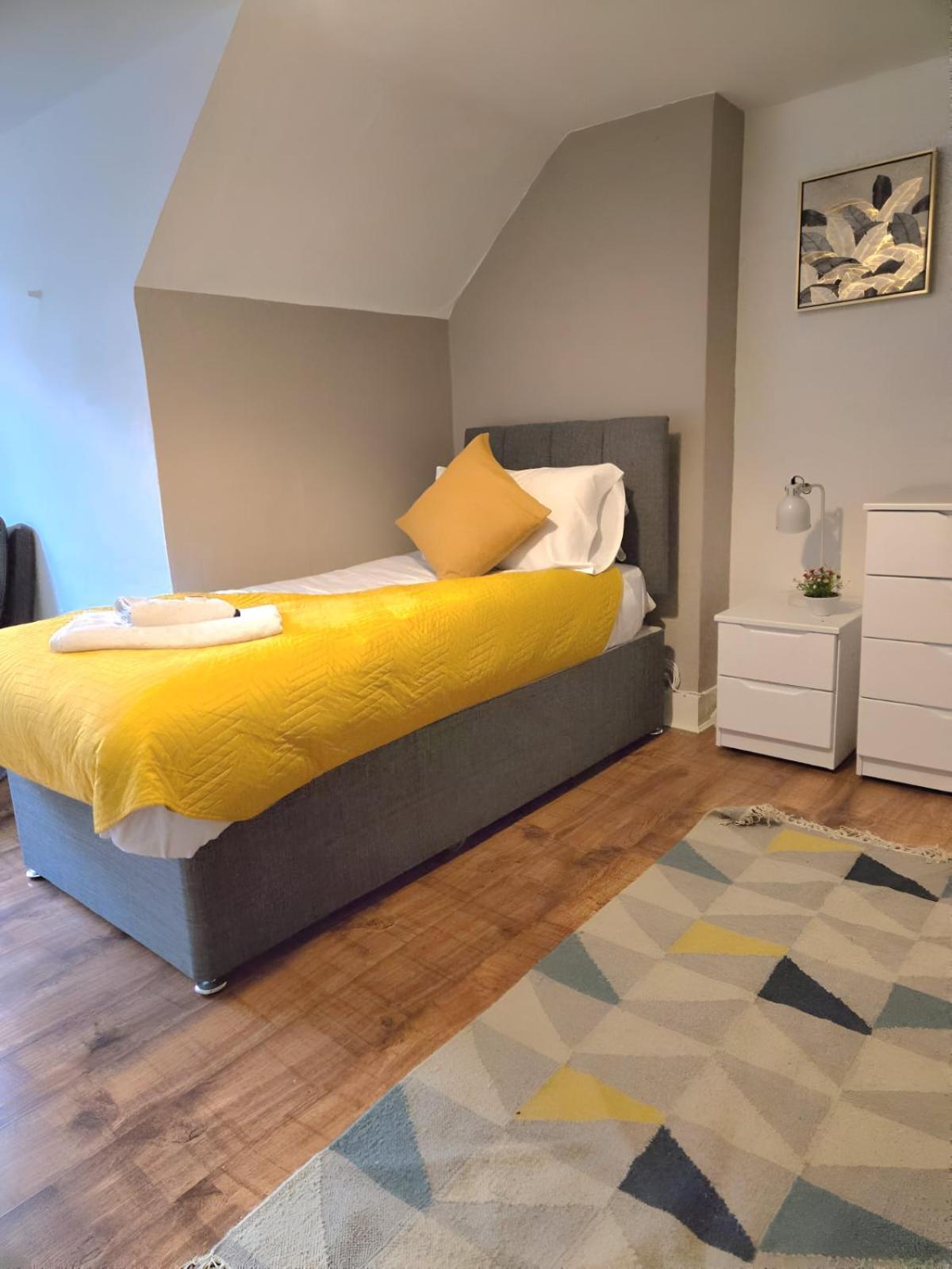 Large Dulwich 3 Bedroom Near Kings College Hospital * Londres